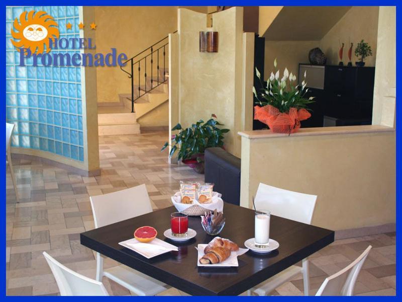Hotel Promenade ปอร์โต ซันเตลปีดิโอ ภายนอก รูปภาพ