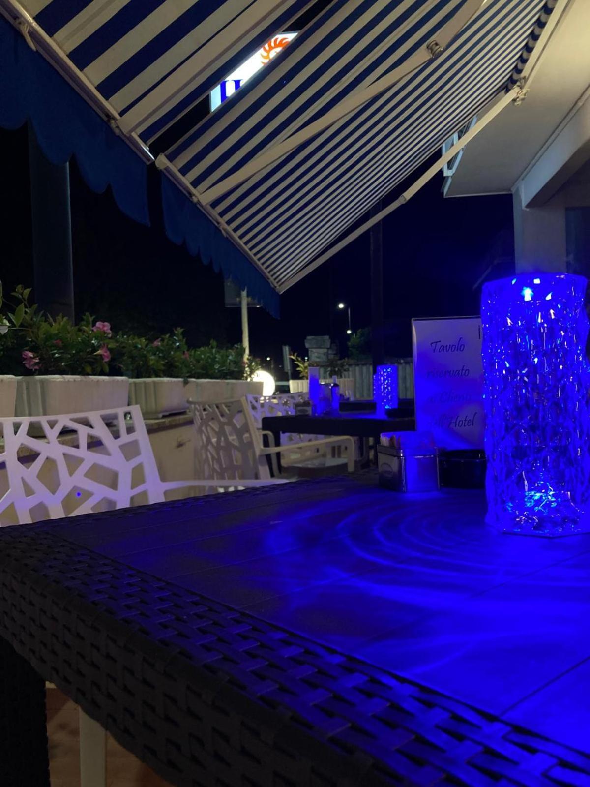 Hotel Promenade ปอร์โต ซันเตลปีดิโอ ภายนอก รูปภาพ
